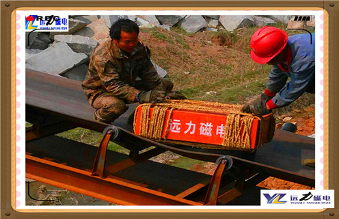 懸掛式永磁除鐵器根據(jù)冷卻方式主要有自冷式，油冷式和強制風(fēng)冷式
